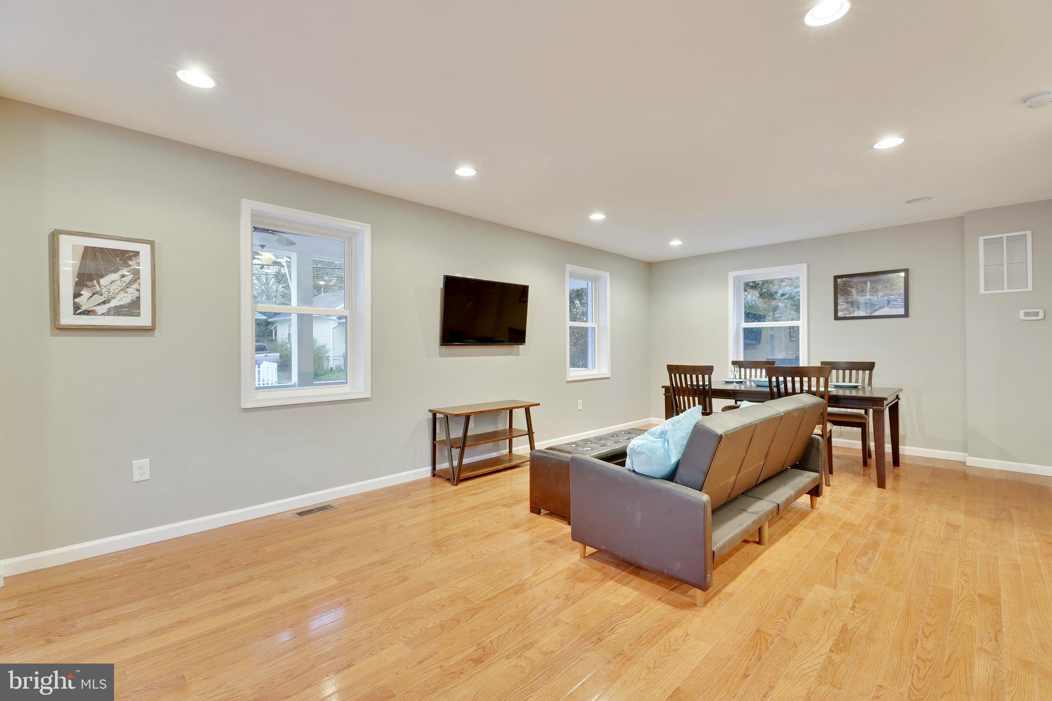 407 Silver Spring Avenue Silver Spring, MD 20910 - Photo 5 of 21