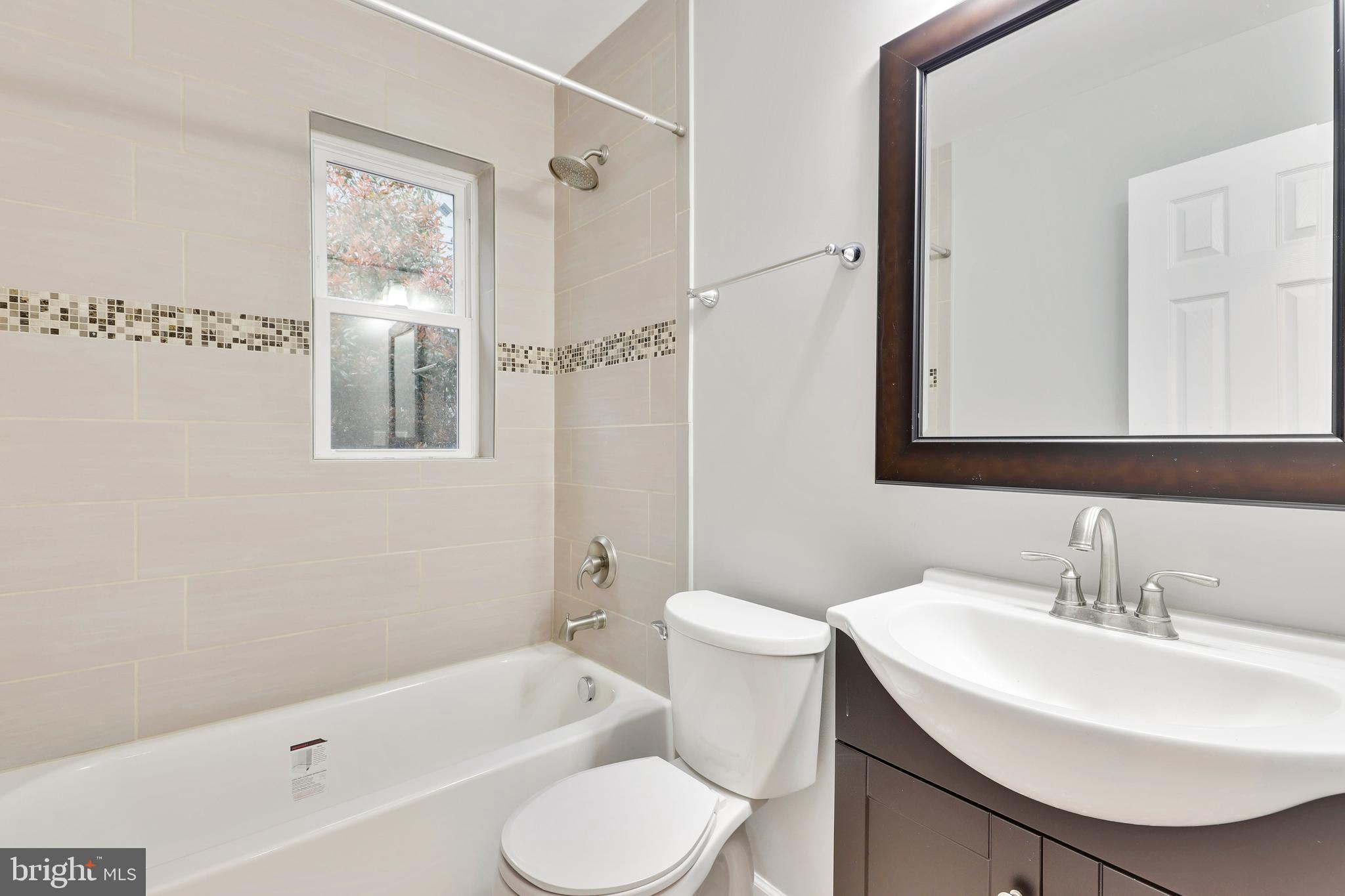 407 Silver Spring Avenue Silver Spring, MD 20910 - Photo 6 of 21