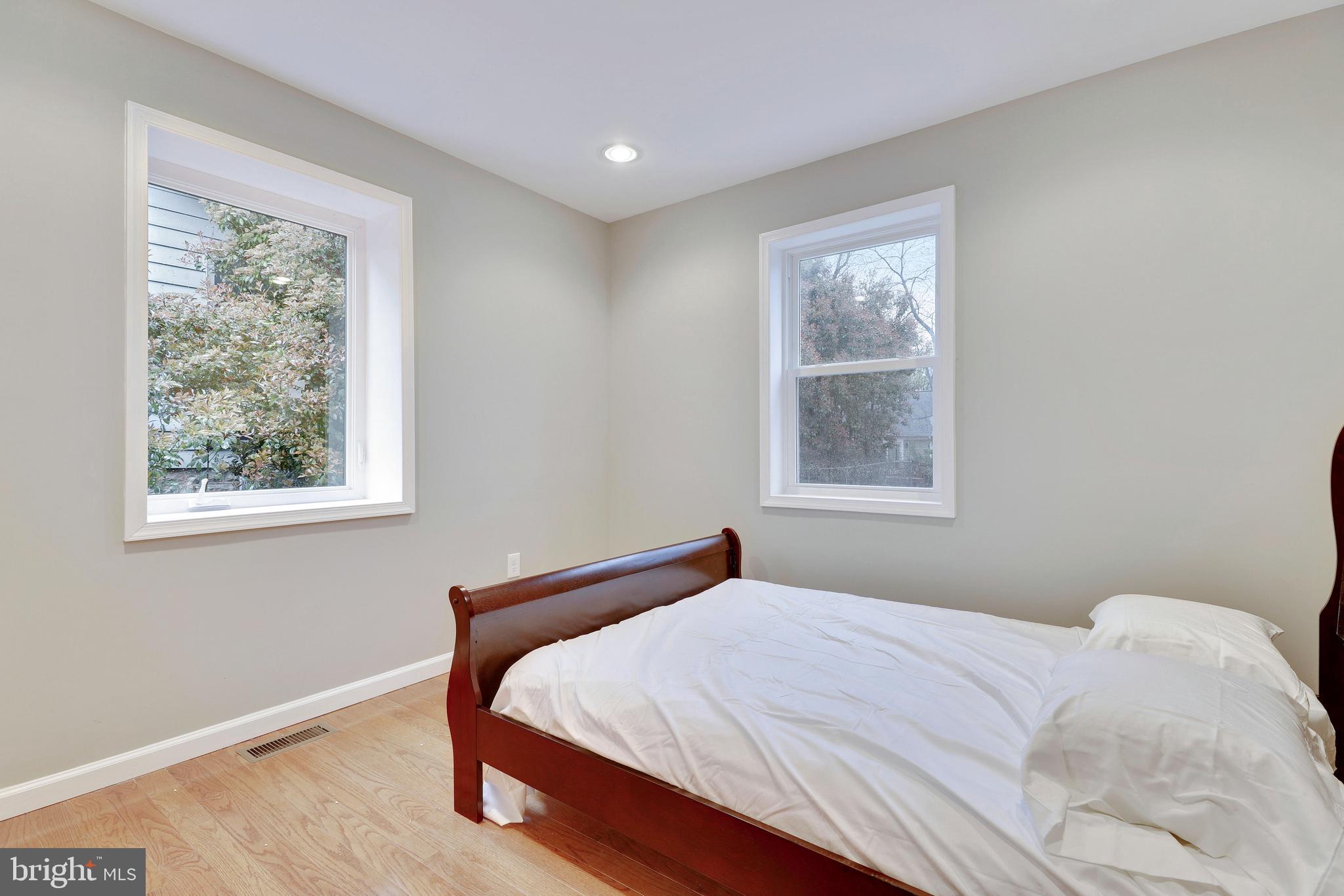 407 Silver Spring Avenue Silver Spring, MD 20910 - Photo 7 of 21