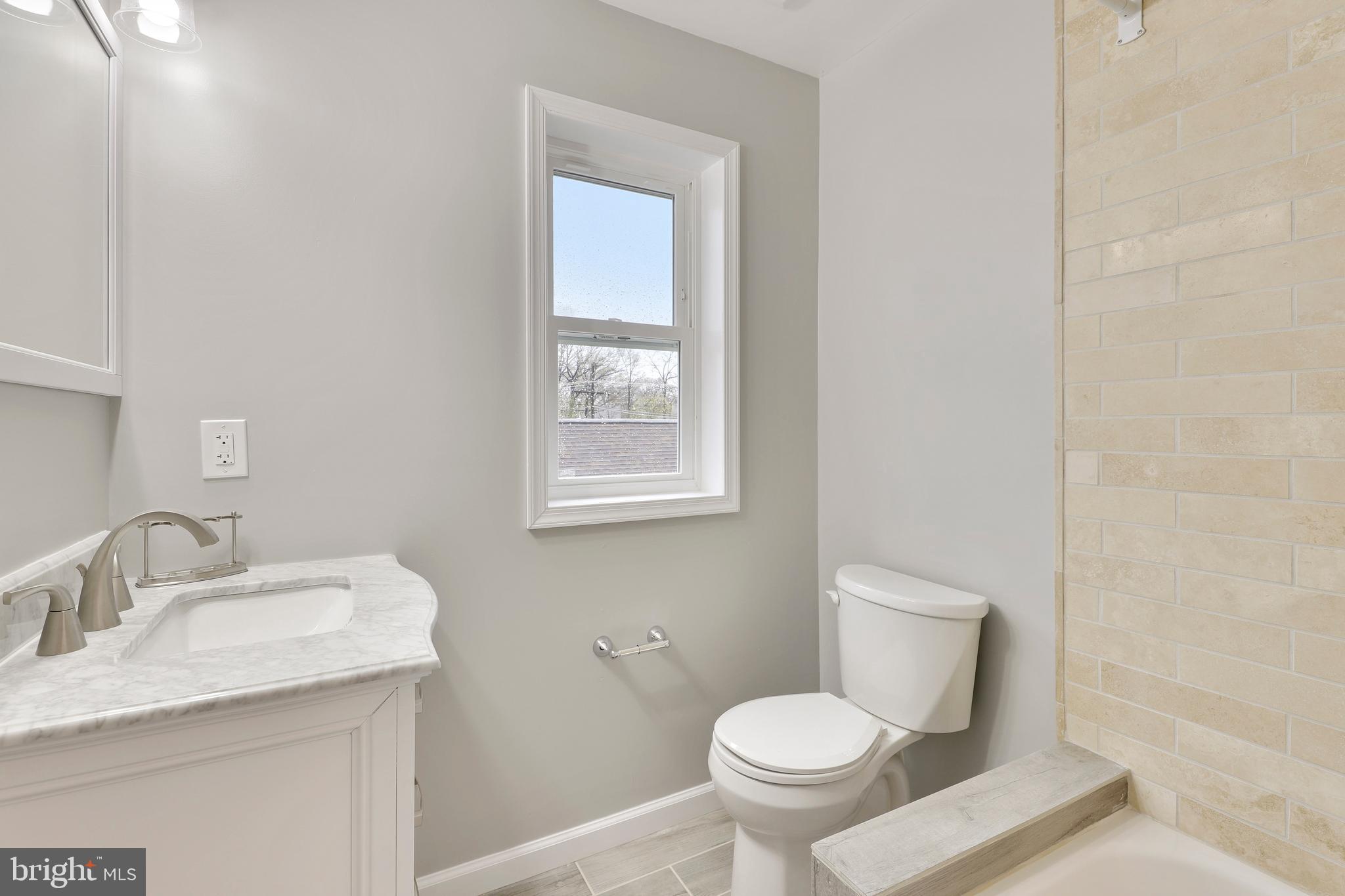 407 Silver Spring Avenue Silver Spring, MD 20910 - Photo 9 of 21