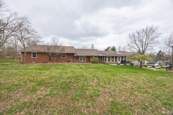 $475,000 | 303 South Washington Street, Huntingburg, IN 47542