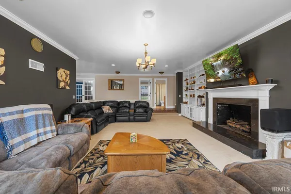 $475,000 | 303 South Washington Street, Huntingburg, IN 47542