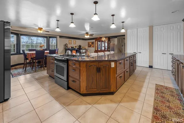 $475,000 | 303 South Washington Street, Huntingburg, IN 47542