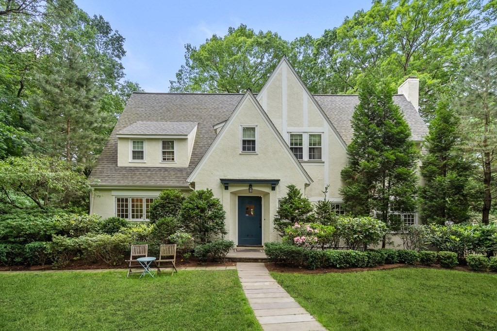 35 Fenwick Road Newton, MA 02468 - Photo 1 of 33