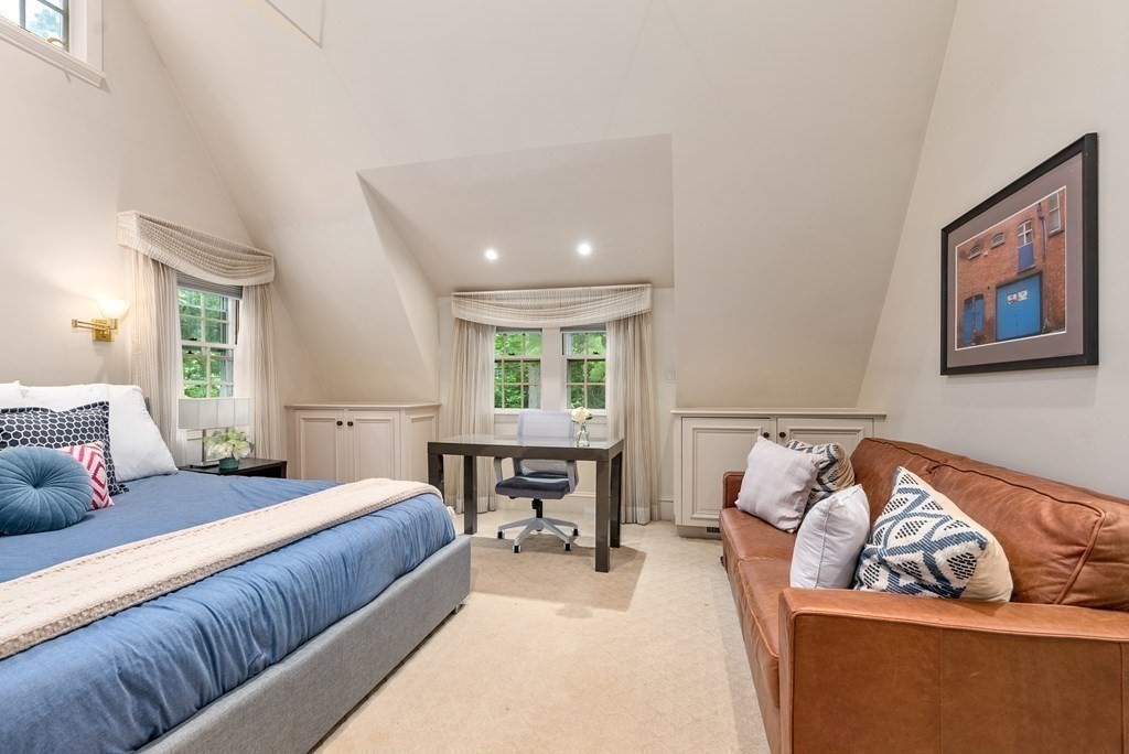 35 Fenwick Road Newton, MA 02468 - Photo 14 of 33