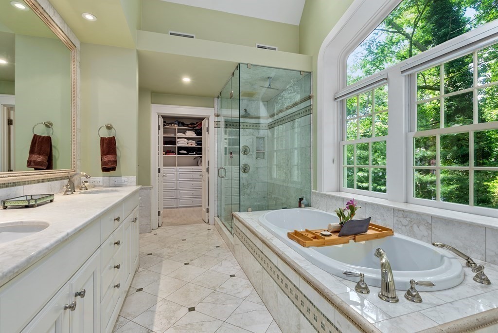 35 Fenwick Road Newton, MA 02468 - Photo 17 of 33