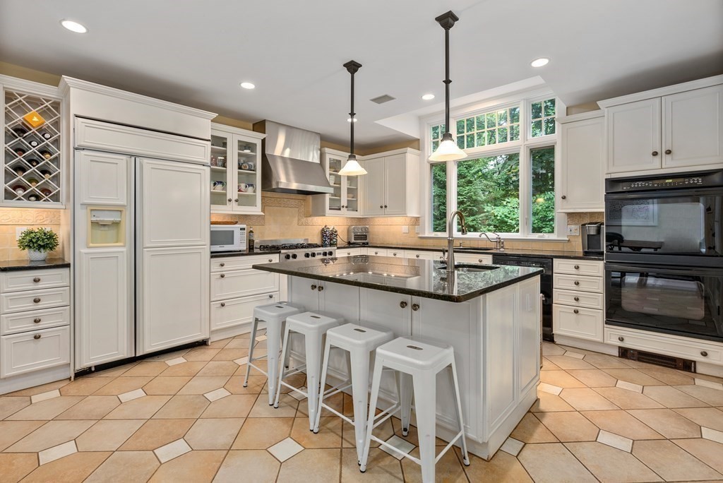 35 Fenwick Road Newton, MA 02468 - Photo 8 of 33