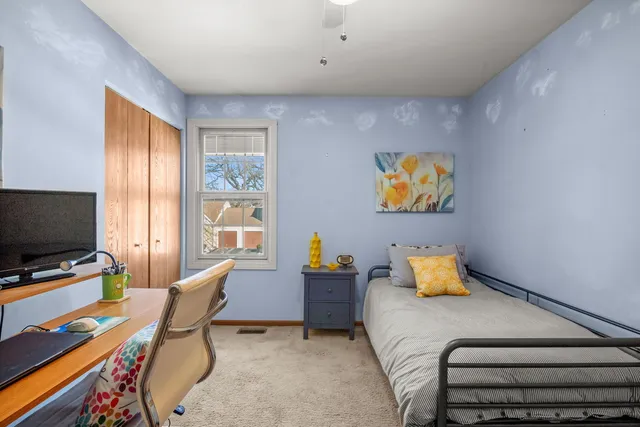 $285,000 | 1923 Ozark Parkway, Algonquin, IL 60102