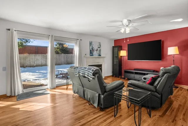 $285,000 | 1923 Ozark Parkway, Algonquin, IL 60102