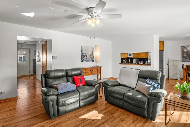 $285,000 | 1923 Ozark Parkway, Algonquin, IL 60102