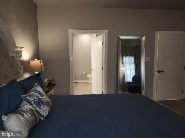 a view of walk in closet