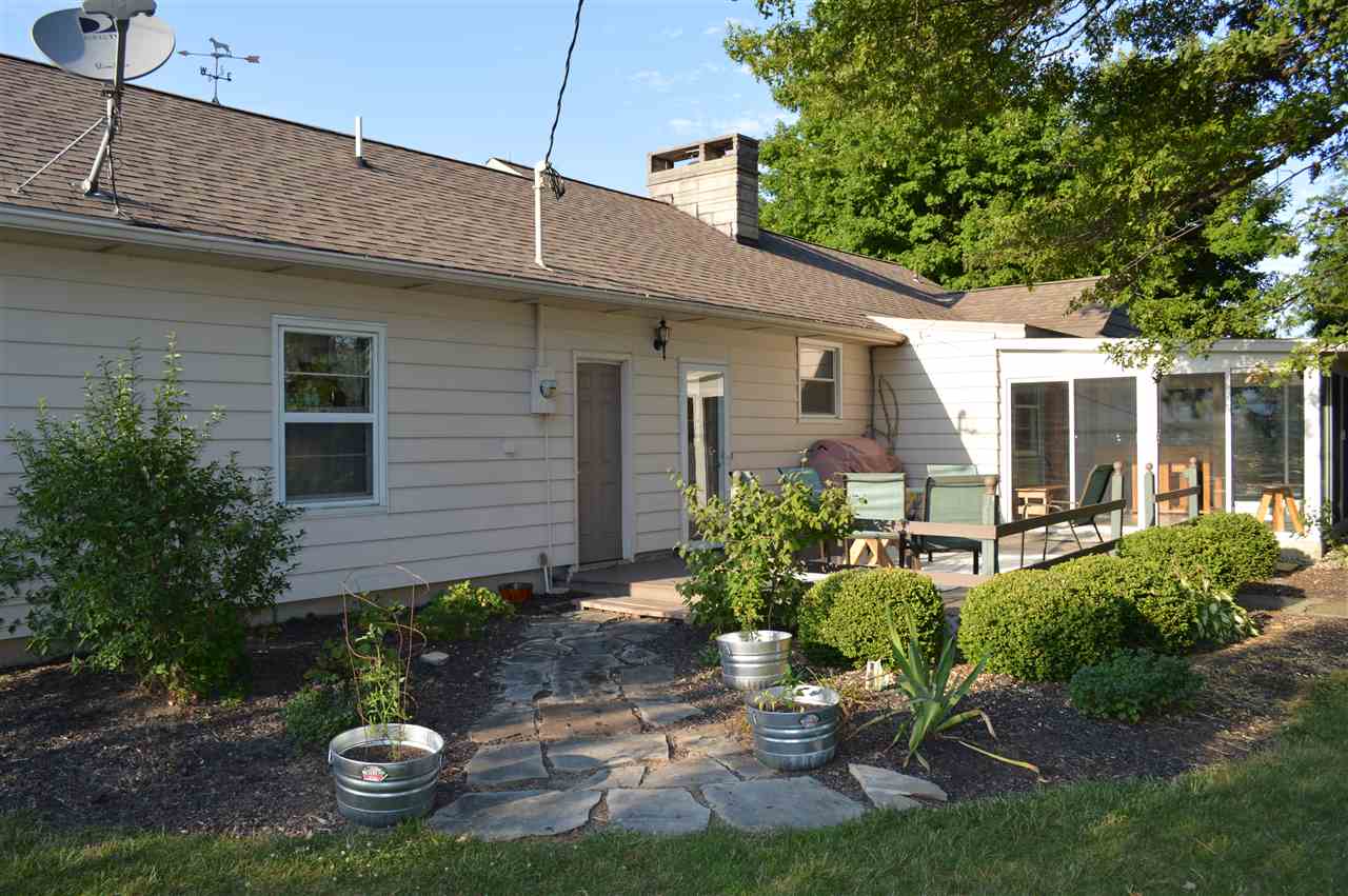 8714 Hoagland Road Hoagland, IN 46745 - Photo 2 of 24