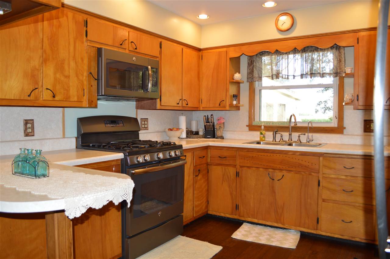 8714 Hoagland Road Hoagland, IN 46745 - Photo 8 of 24