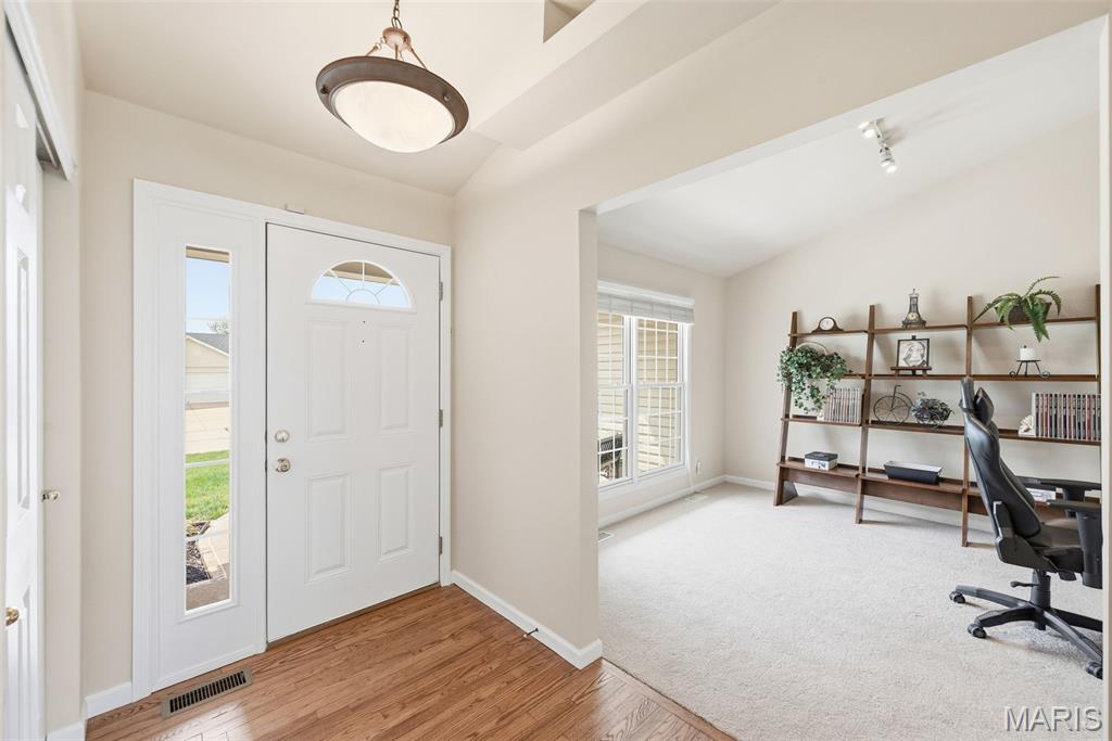 180 Jacobs Way St. Peters, MO 63376 - Photo 2 of 18