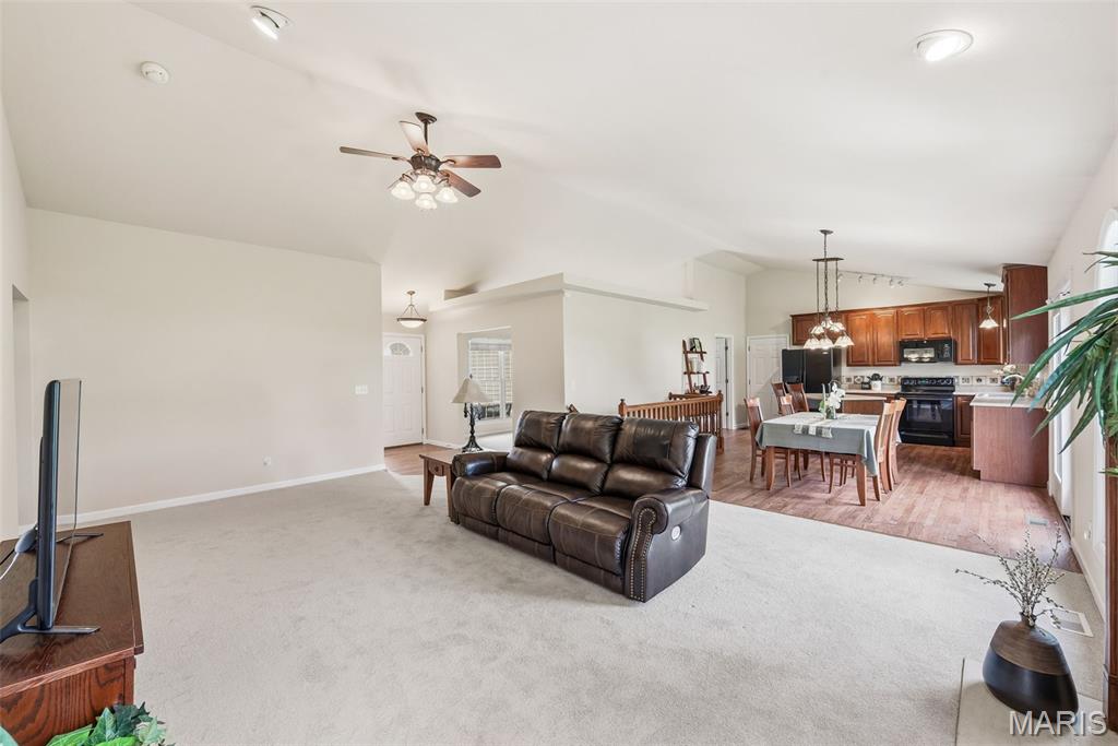 180 Jacobs Way St. Peters, MO 63376 - Photo 5 of 18