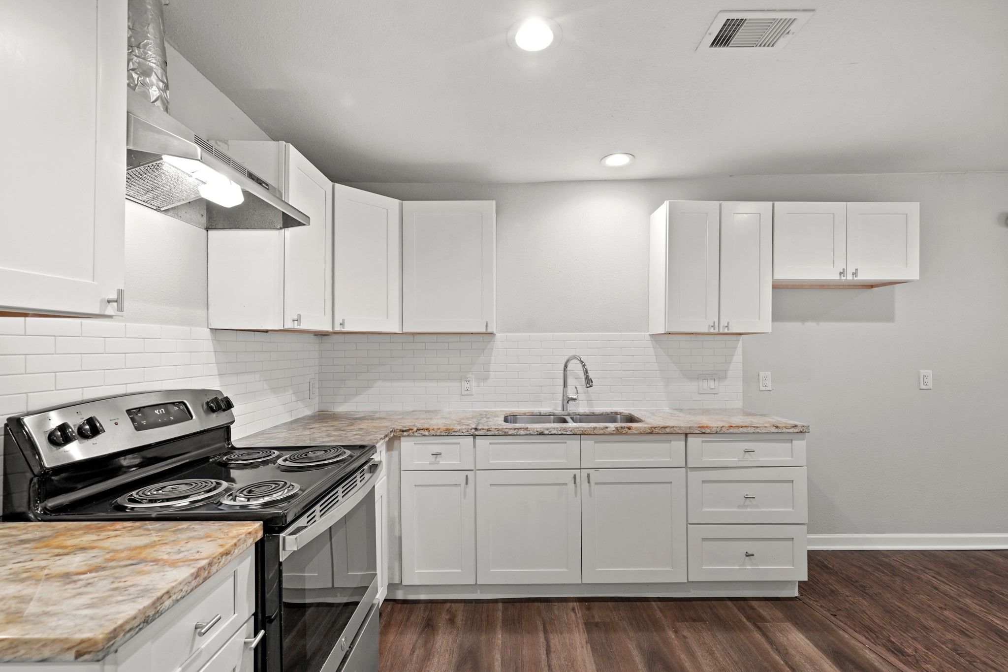 4926 Hull Street Houston, TX 77021 - Photo 2 of 12