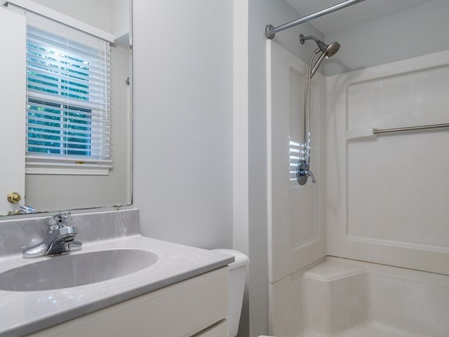 7608 Idolbrook Lane Raleigh, NC 27615 - Photo 13 of 23 Master Bath