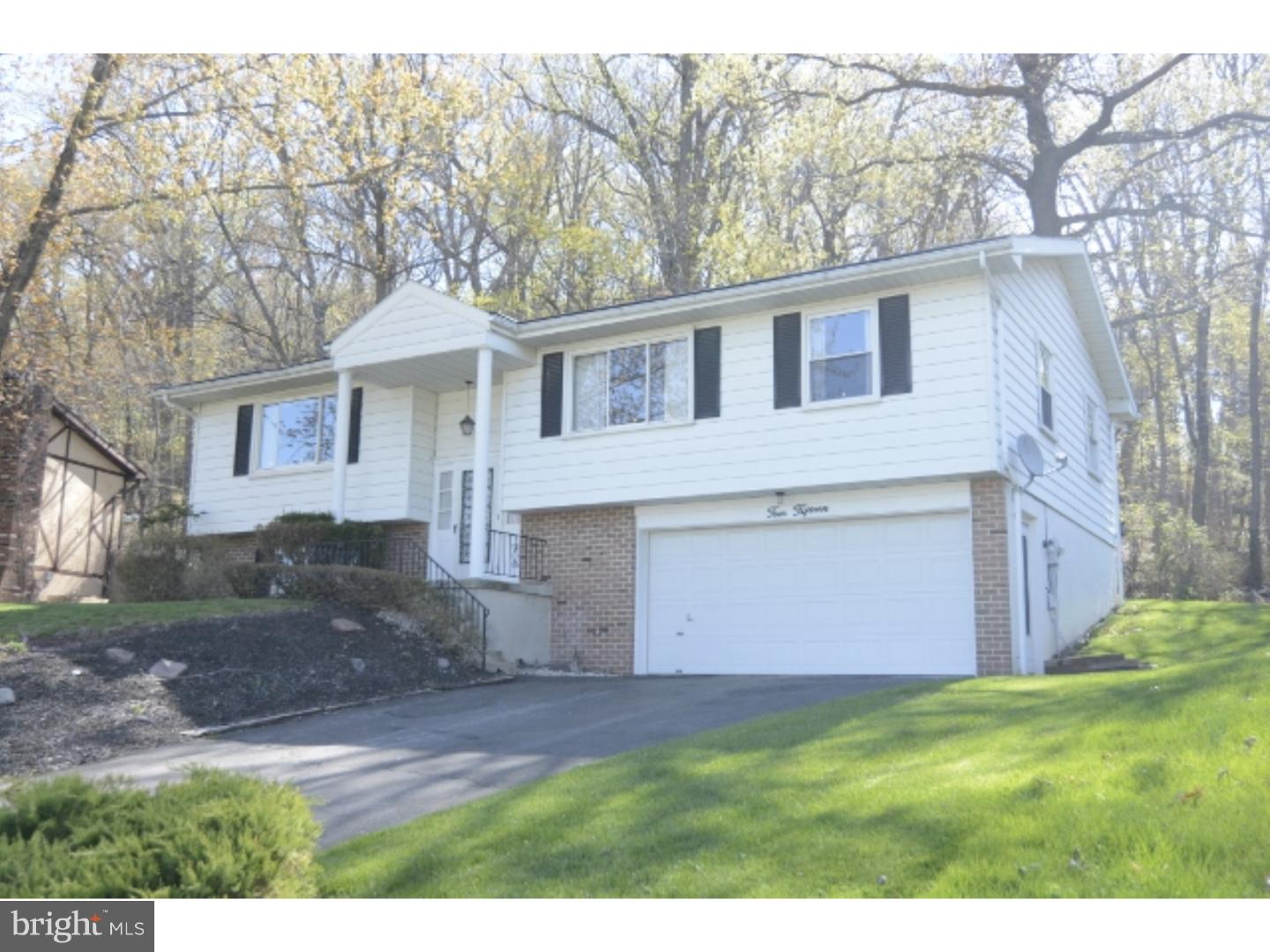 415 Calyn Drive Reading, PA 19607 - Photo 2 of 18
