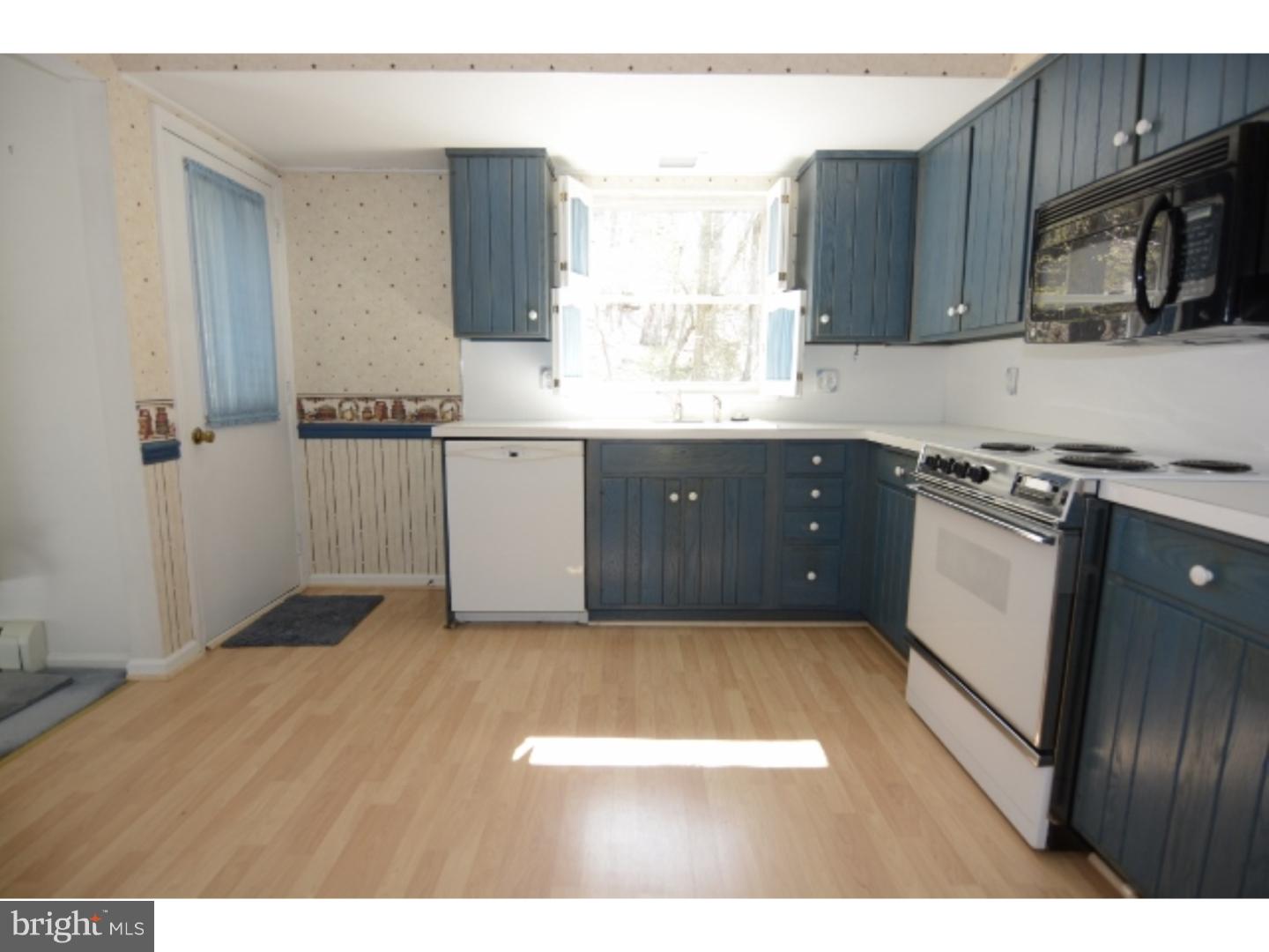 415 Calyn Drive Reading, PA 19607 - Photo 4 of 18