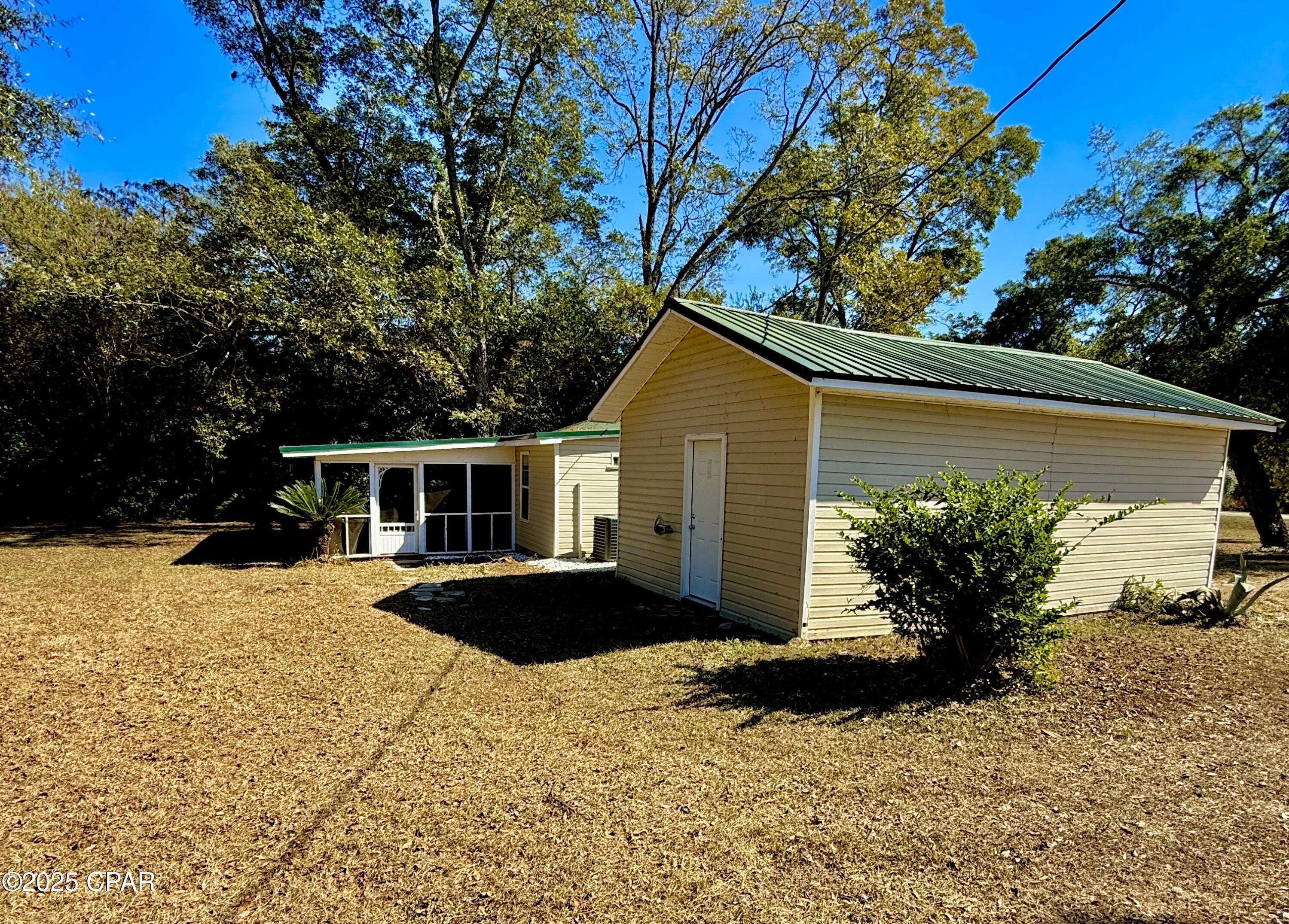 5678 Hummingbird Road Bascom, FL 32423 - Photo 6 of 23