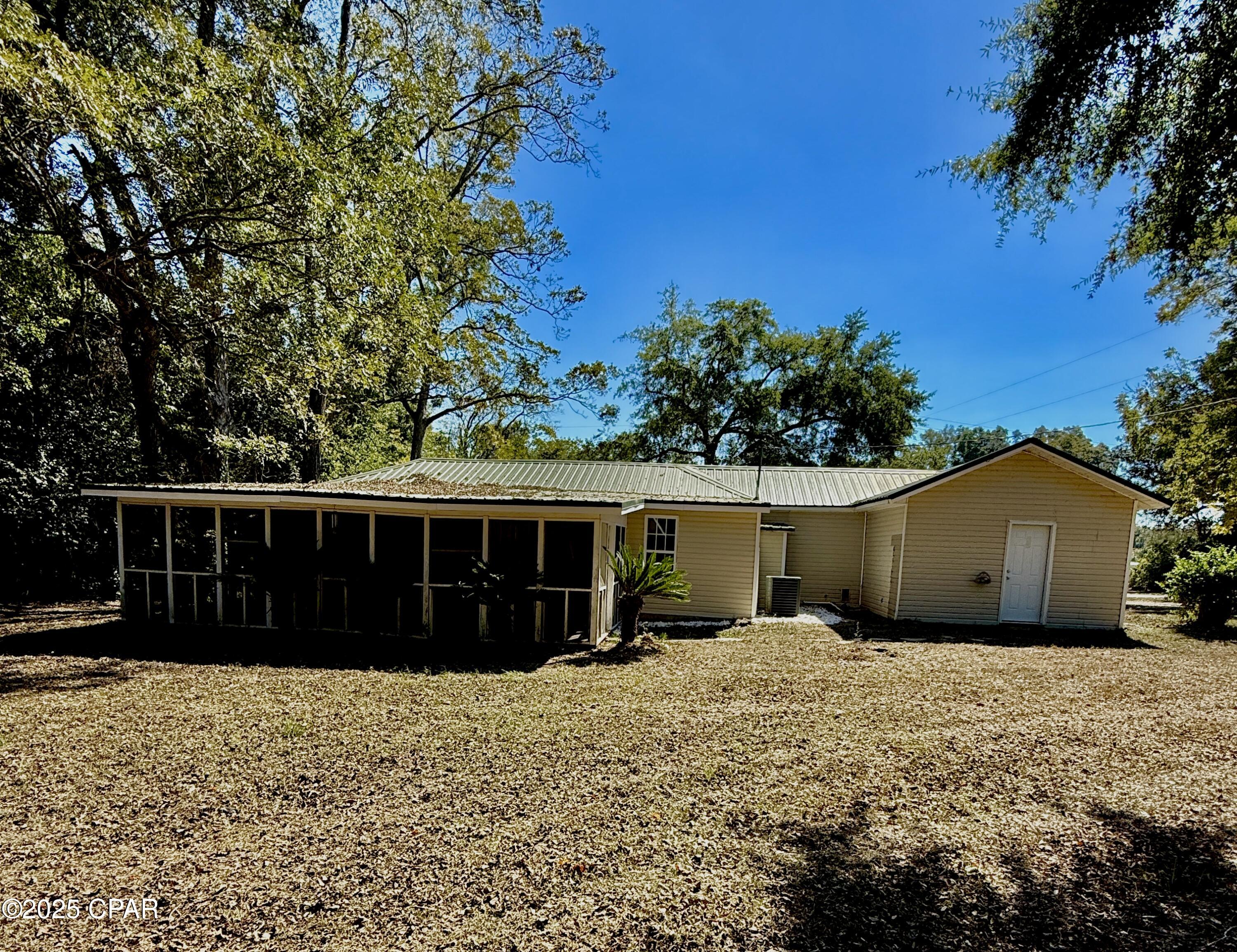 5678 Hummingbird Road Bascom, FL 32423 - Photo 7 of 23