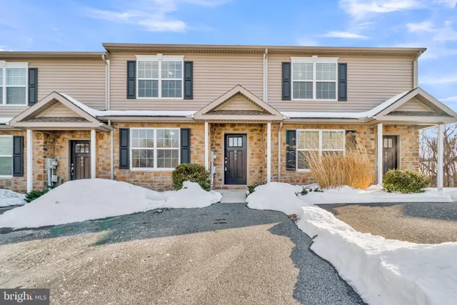 $248,000 | 865 Gregs Drive, Harrisburg, PA 17111