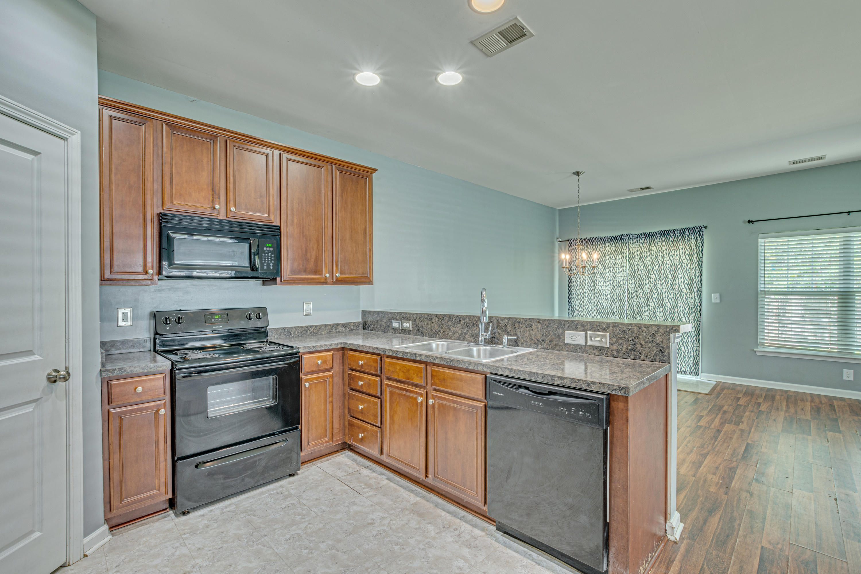 218 Island Green Road Goose Creek, SC 29445 - Photo 7 of 31 21
