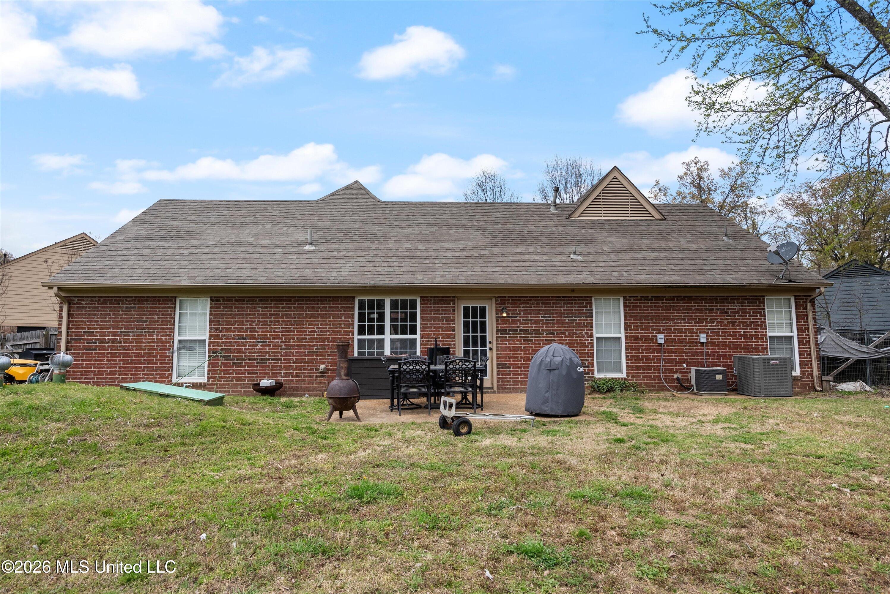 7843 Randolph Cove Walls, MS 38680 - Photo 23 of 27 28-Back of Home