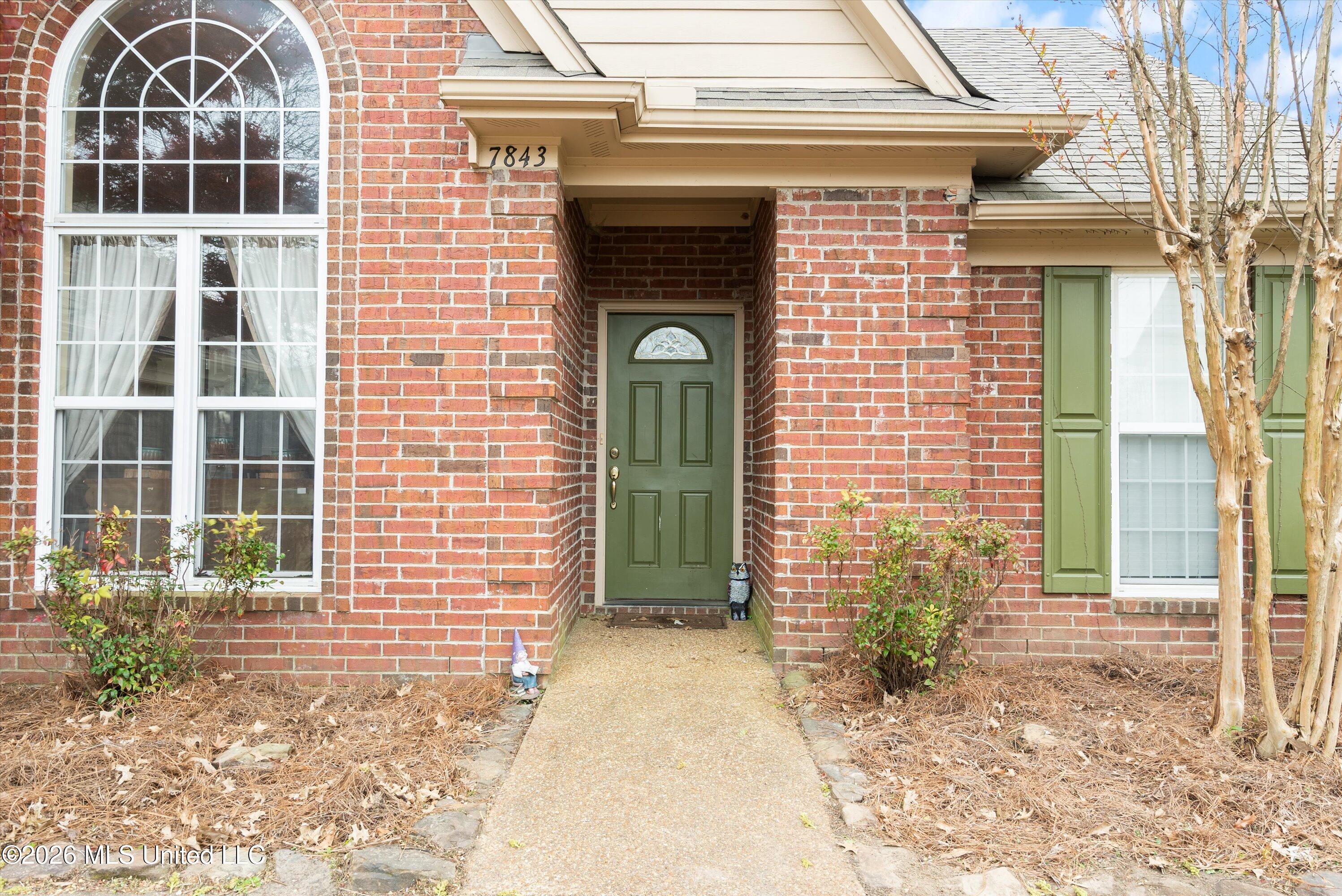 7843 Randolph Cove Walls, MS 38680 - Photo 4 of 27 04-Front Entrance