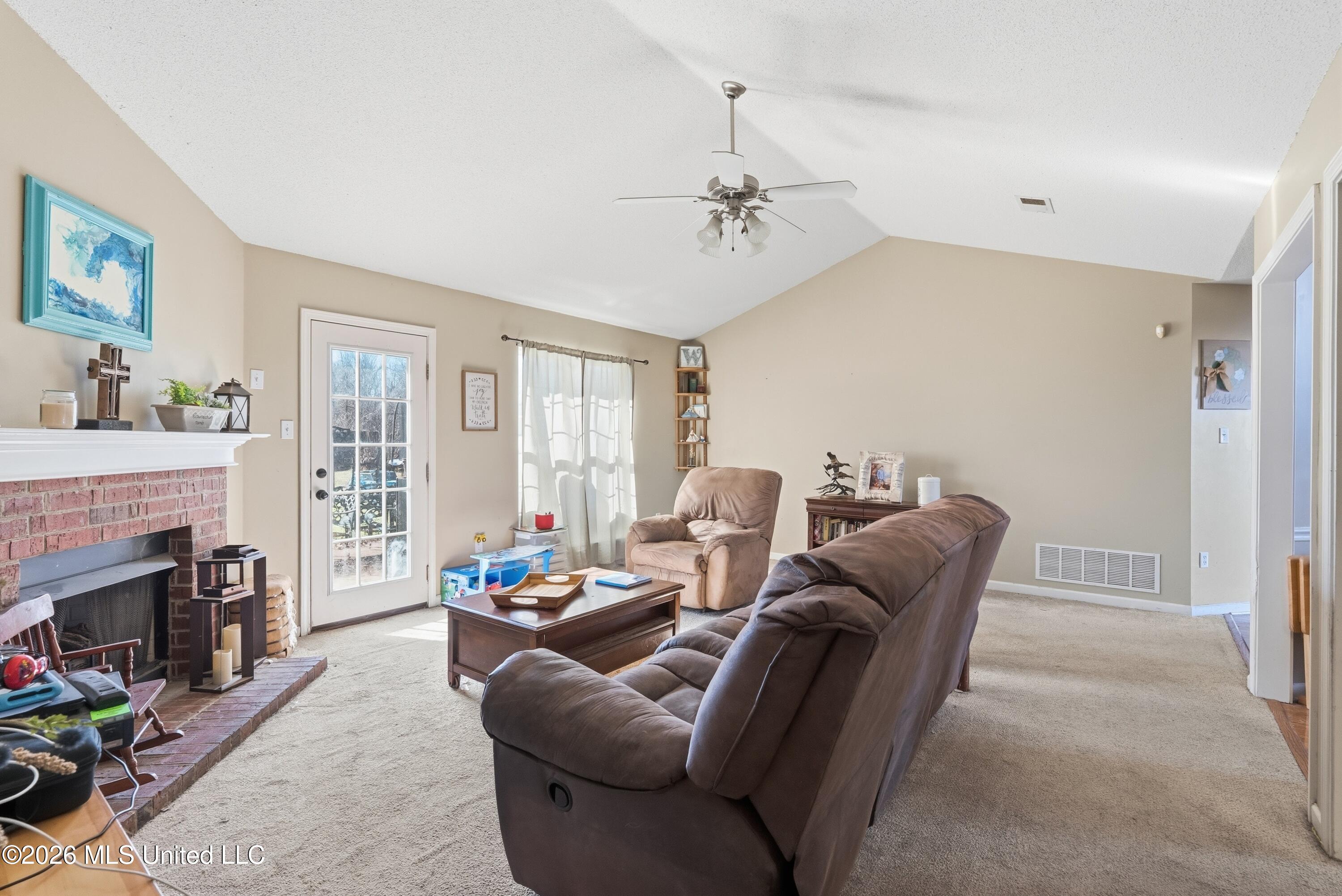 7843 Randolph Cove Walls, MS 38680 - Photo 8 of 27 Michele_004