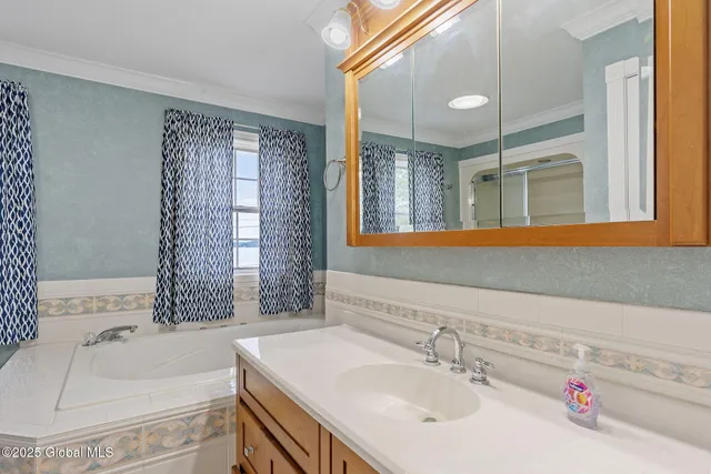 $2,279,000 | 736 Highway 9P, Saratoga Springs, NY 12866