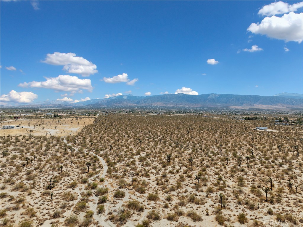 2 Wintergreen Road Pinon Hills, CA 92372 - Photo 7 of 14