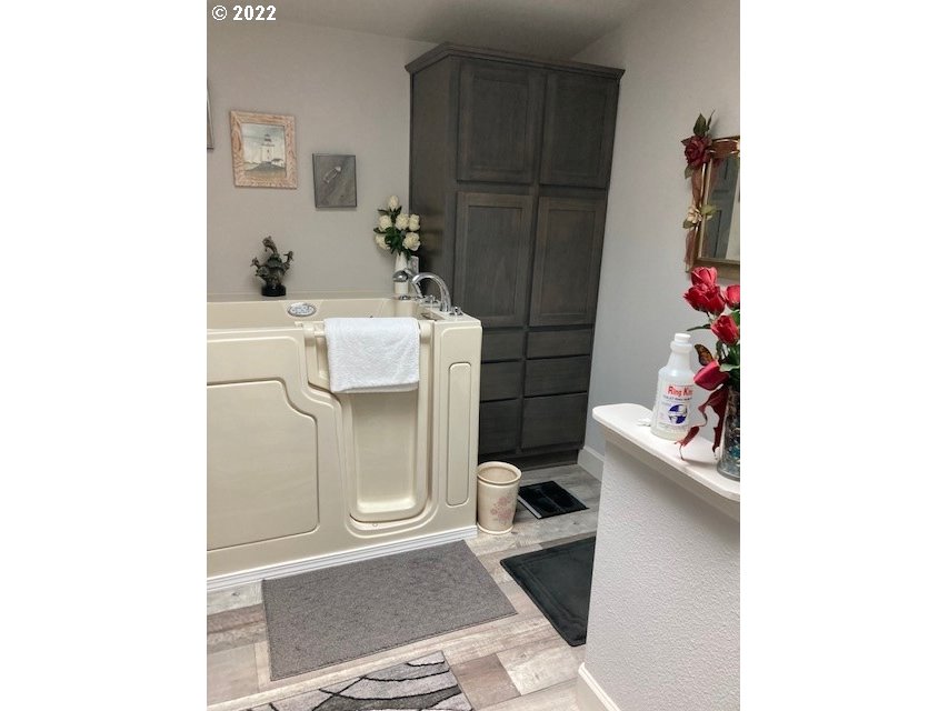 3119 Southwest River View Drive Pendleton, OR 97801 - Photo 13 of 28