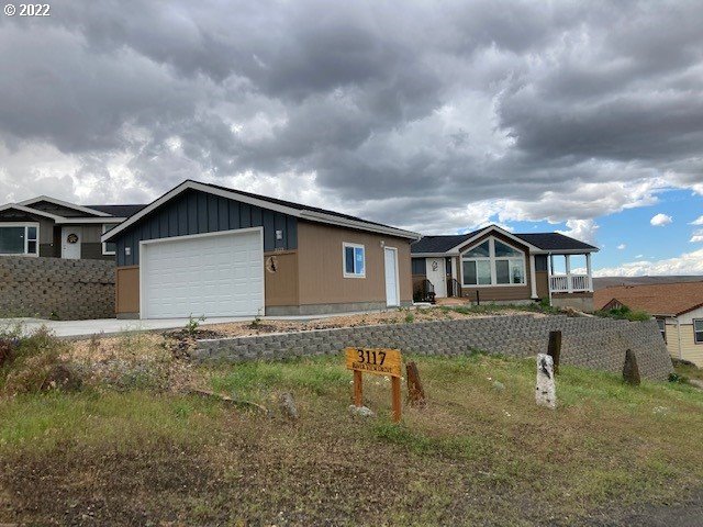 3119 Southwest River View Drive Pendleton, OR 97801 - Photo 2 of 28