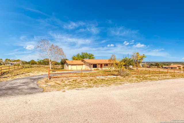 $389,900 | 171 Big Oak Drive, Adkins, TX 78101