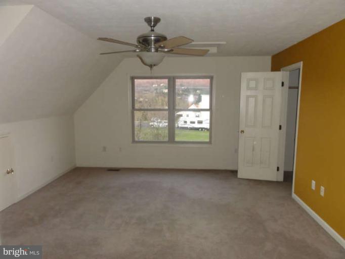 252 Granny Smith Road Linden, VA 22642 - Photo 14 of 23 Bedroom (Master)