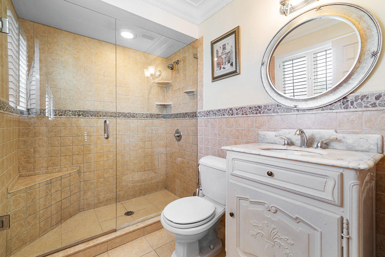 455 Northeast 28th Terrace Boca Raton, FL 33431 - Photo 16 of 31 Master Bath