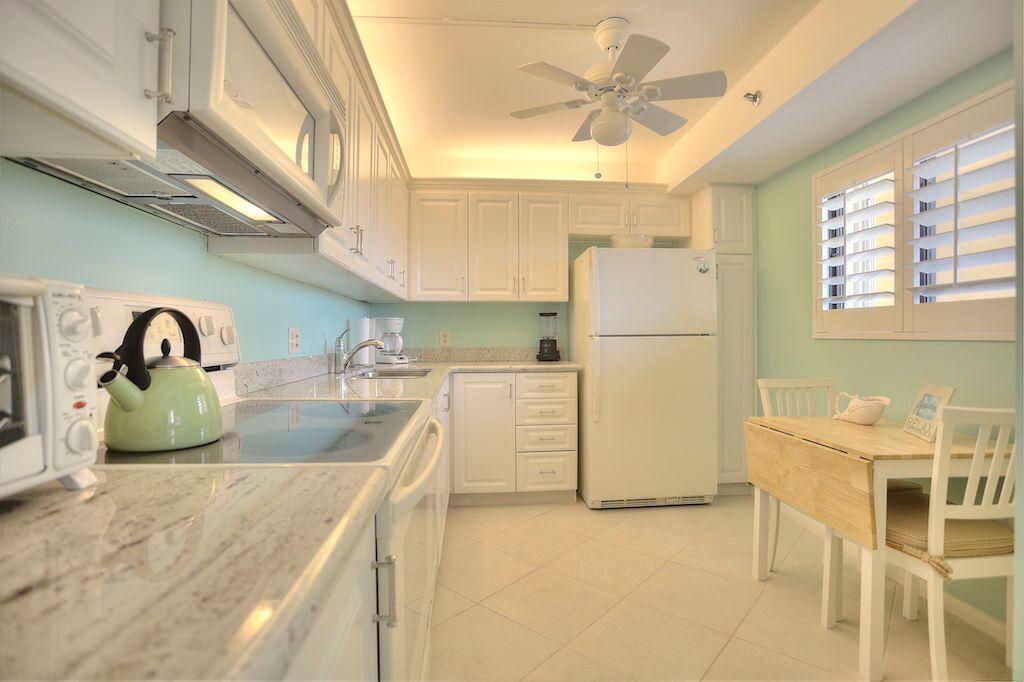 300 Ocean Trail Way, Unit 805 Jupiter, FL 33477 - Photo 11 of 27 kitchen