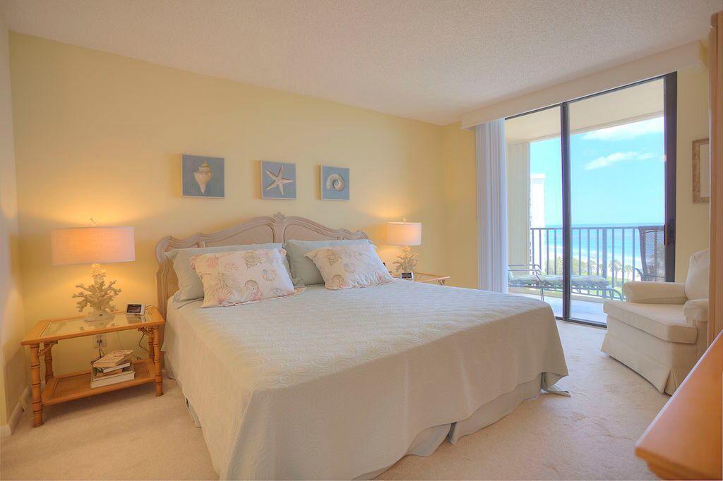 300 Ocean Trail Way, Unit 805 Jupiter, FL 33477 - Photo 12 of 27 Master Bed