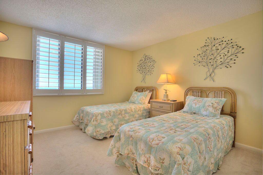 300 Ocean Trail Way, Unit 805 Jupiter, FL 33477 - Photo 15 of 27 Guest bedroom