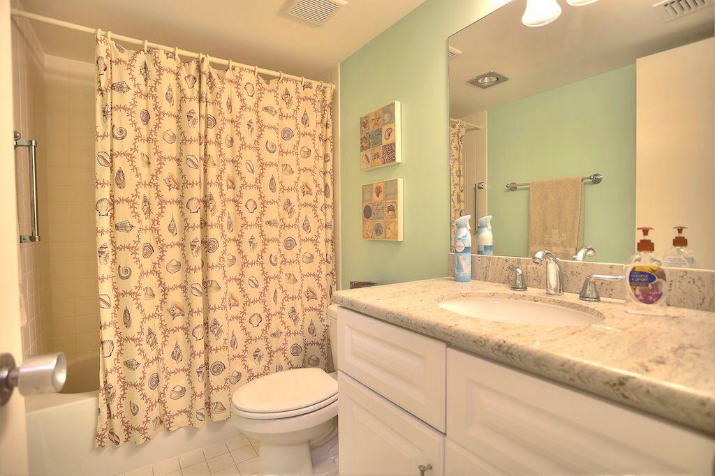 300 Ocean Trail Way, Unit 805 Jupiter, FL 33477 - Photo 16 of 27 Guest bath