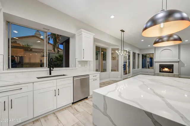 $975,000 | 4564 East Chisum Trail, Phoenix, AZ 85050