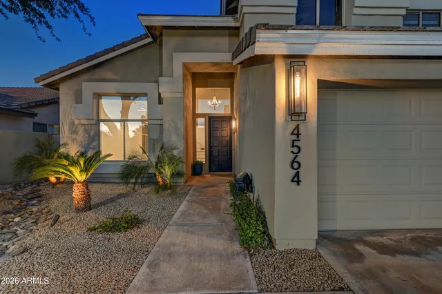 $975,000 | 4564 East Chisum Trail, Phoenix, AZ 85050