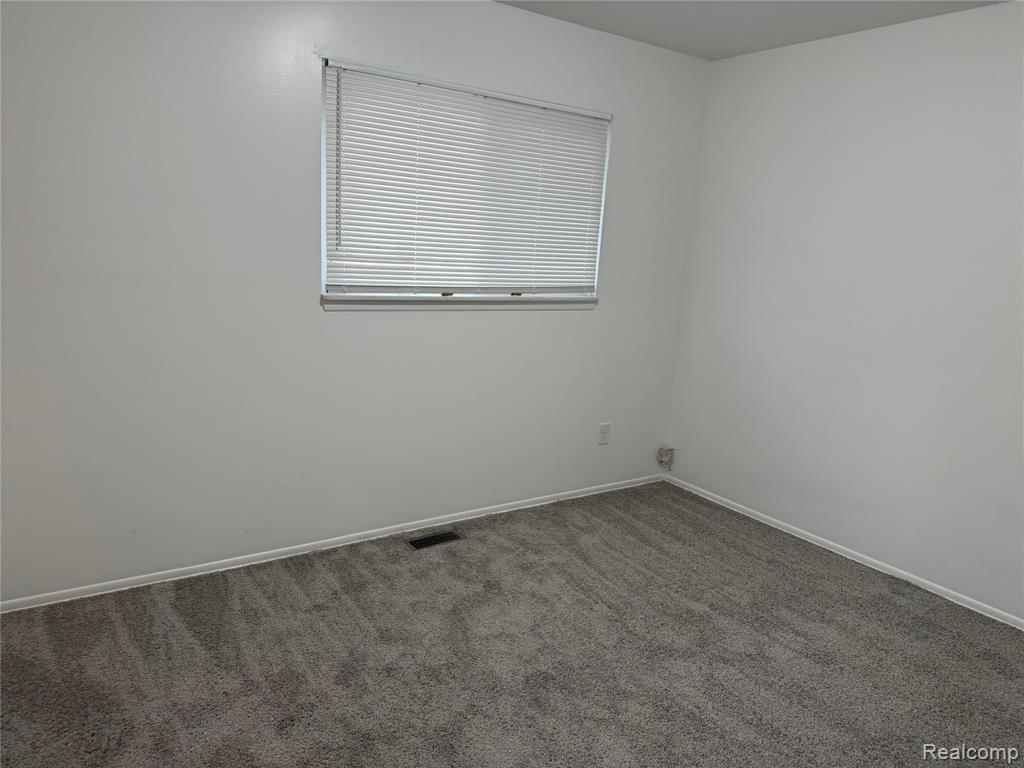 2501 King Road Trenton, MI 48183 - Photo 10 of 19