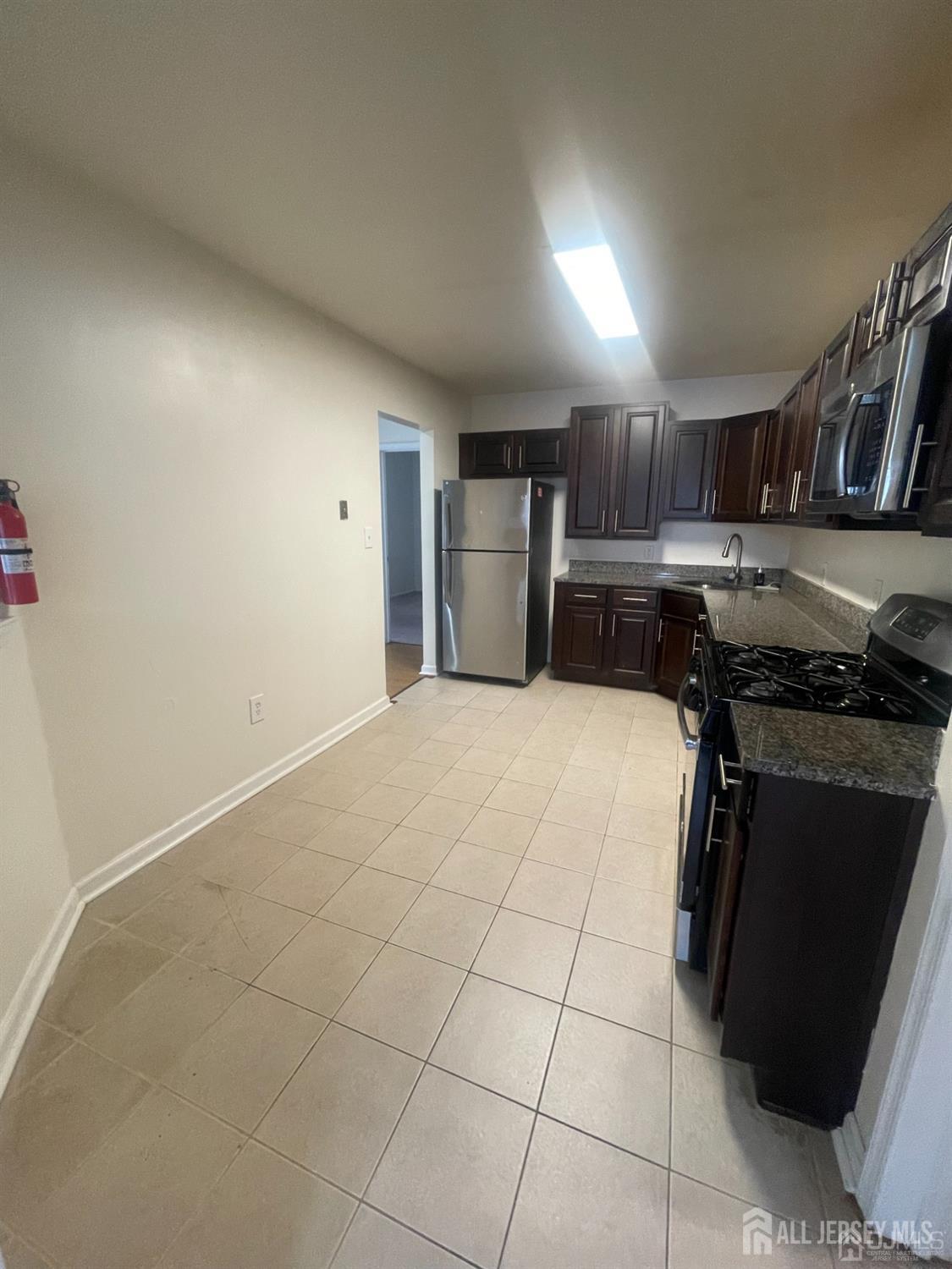 1503 Plymouth Road North Brunswick, NJ 08902 - Photo 6 of 22