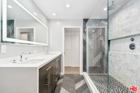 $985,000 | 1129 Larrabee Street, Unit 6, West Hollywood, CA 90069