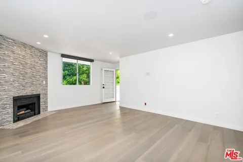 $985,000 | 1129 Larrabee Street, Unit 6, West Hollywood, CA 90069