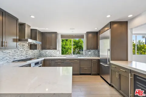 $985,000 | 1129 Larrabee Street, Unit 6, West Hollywood, CA 90069