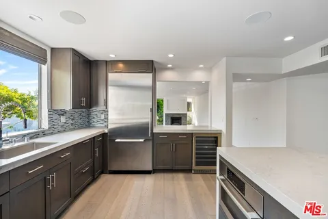 $985,000 | 1129 Larrabee Street, Unit 6, West Hollywood, CA 90069