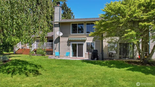 $575,000 | 1041 Ihland Place Northeast, Bainbridge Island, WA 98110